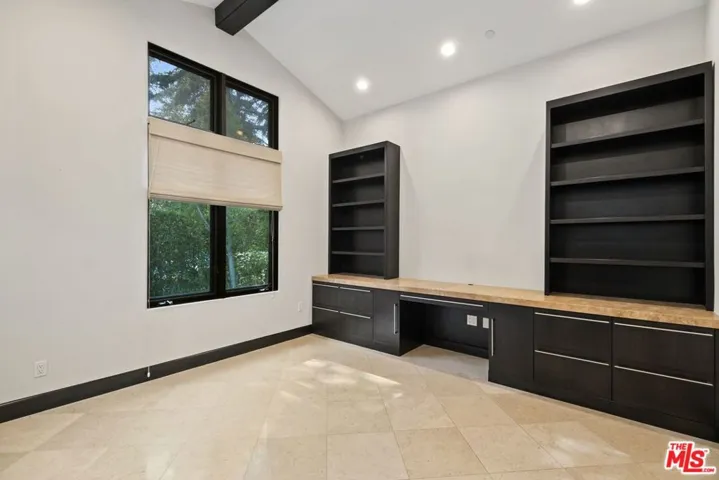 229 22nd Street, Santa Monica, California 90402