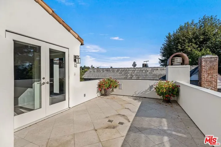 229 22nd Street, Santa Monica, California 90402