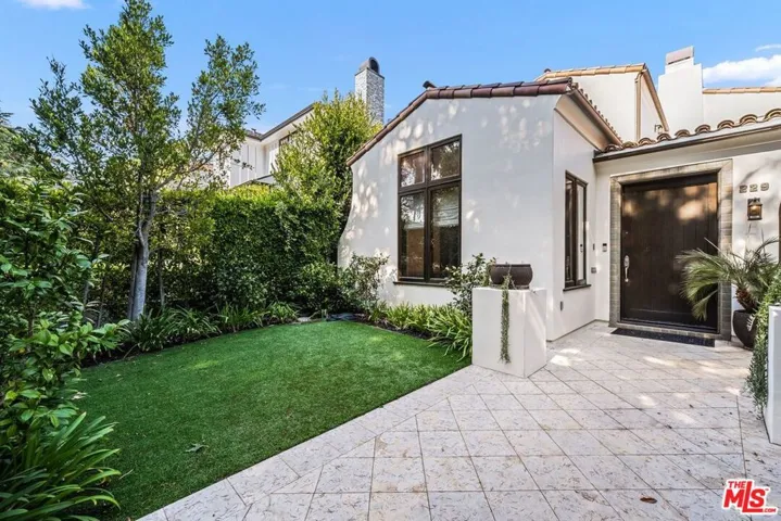 229 22nd Street, Santa Monica, California 90402