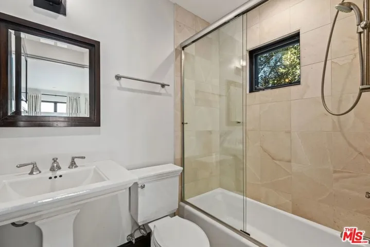 229 22nd Street, Santa Monica, California 90402