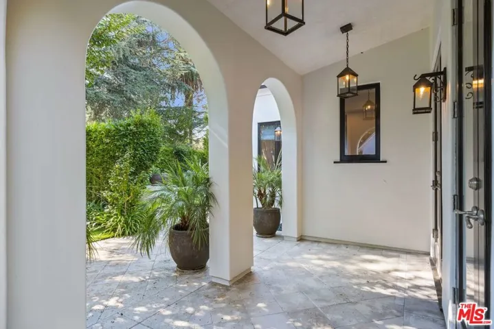 229 22nd Street, Santa Monica, California 90402