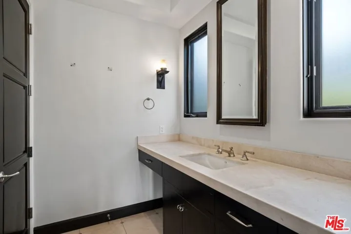 229 22nd Street, Santa Monica, California 90402