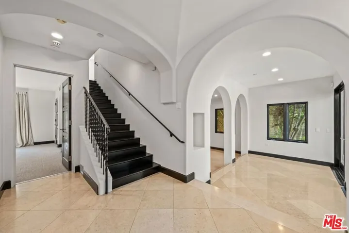 229 22nd Street, Santa Monica, California 90402