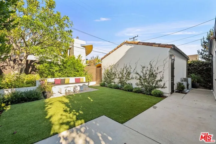 229 22nd Street, Santa Monica, California 90402