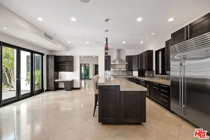 229 22nd Street, Santa Monica, California 90402