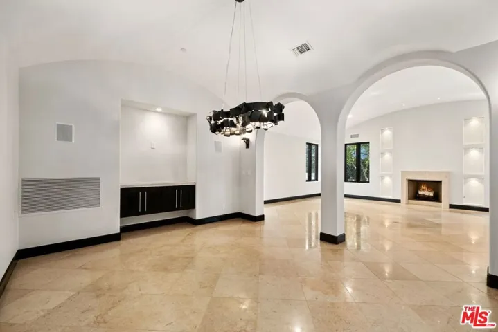 229 22nd Street, Santa Monica, California 90402