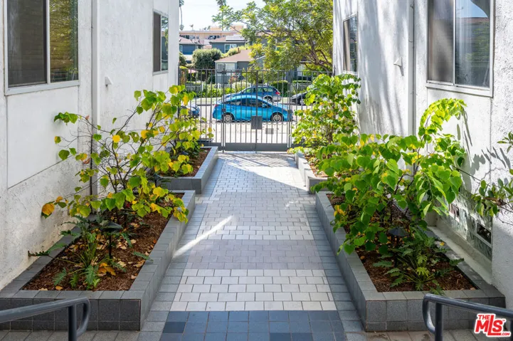 901 10th Street 204, Santa Monica, California 90403
