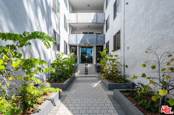 901 10th Street 204, Santa Monica, California 90403