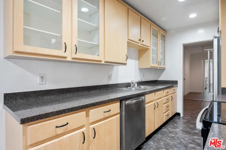 901 10th Street 204, Santa Monica, California 90403