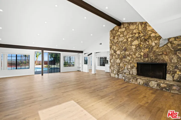 2254 Stradella Road, Los Angeles, California 90077