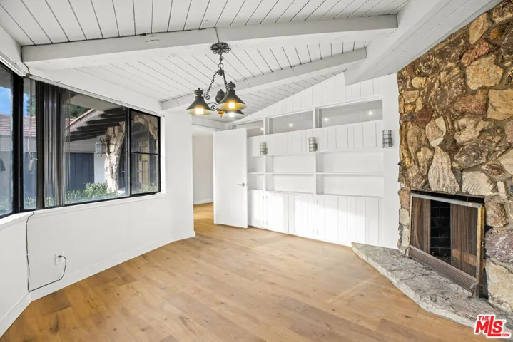 2254 Stradella Road, Los Angeles, California 90077