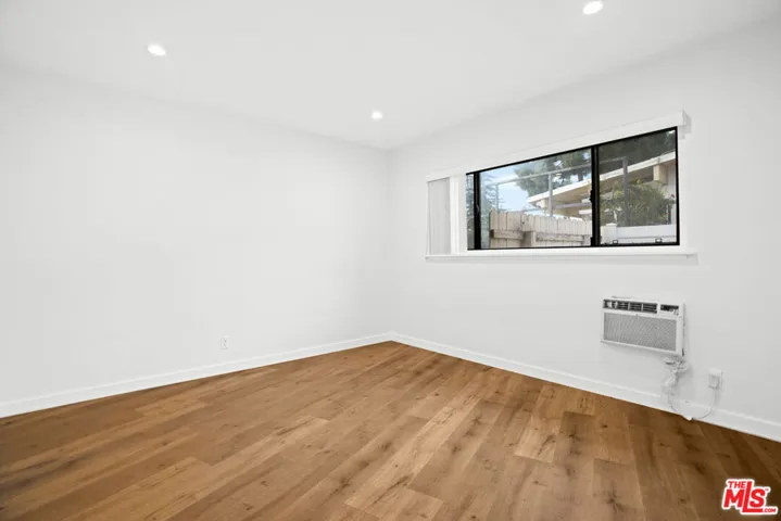 2254 Stradella Road, Los Angeles, California 90077