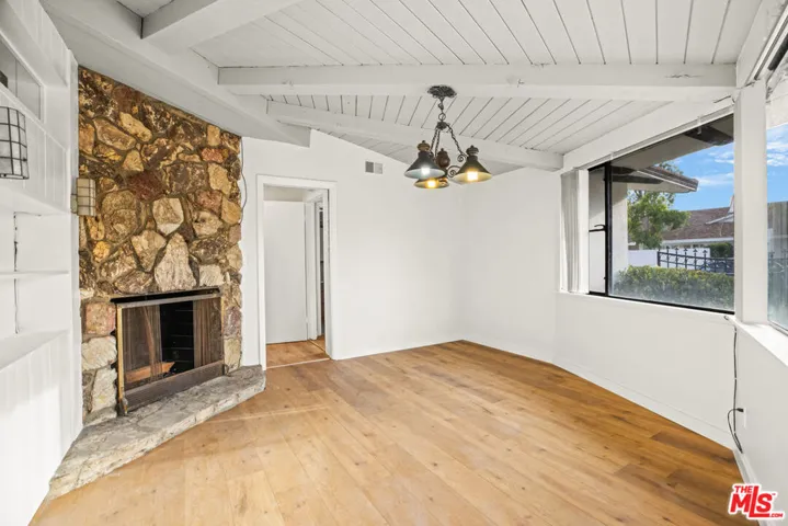 2254 Stradella Road, Los Angeles, California 90077