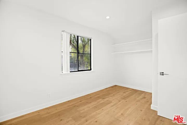 2254 Stradella Road, Los Angeles, California 90077