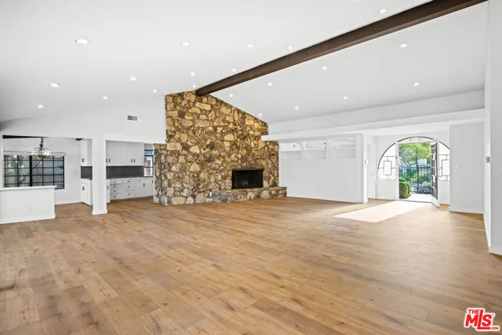 2254 Stradella Road, Los Angeles, California 90077