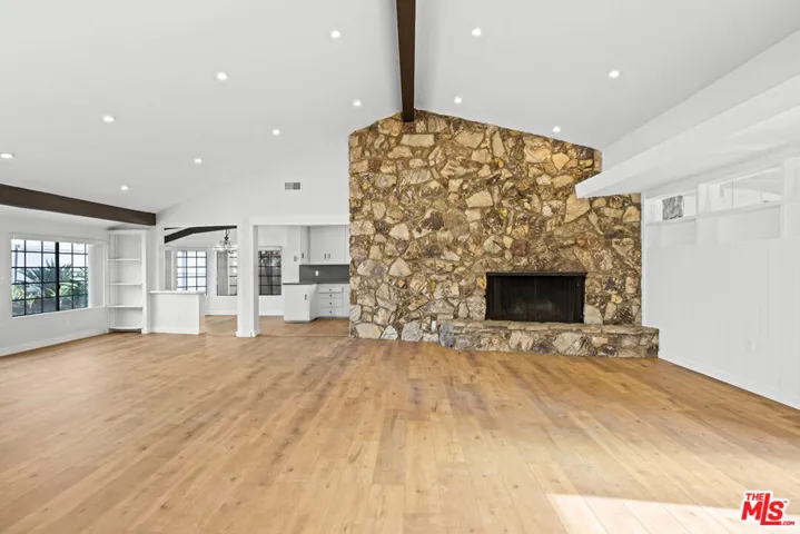 2254 Stradella Road, Los Angeles, California 90077