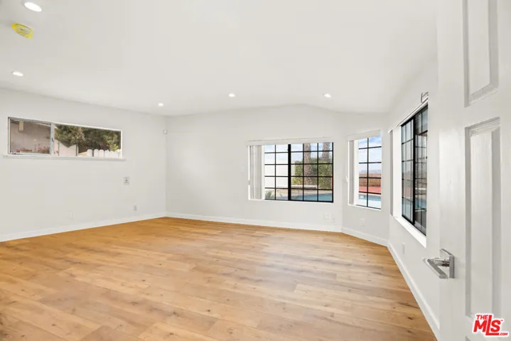 2254 Stradella Road, Los Angeles, California 90077