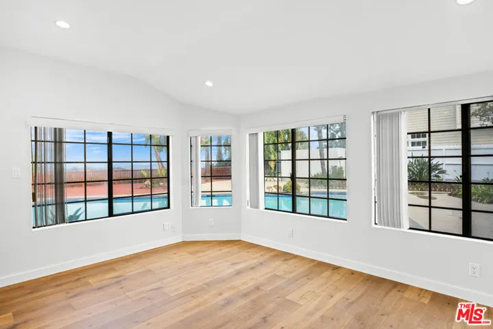 2254 Stradella Road, Los Angeles, California 90077