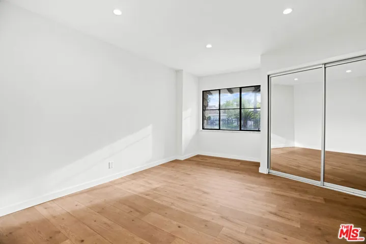 2254 Stradella Road, Los Angeles, California 90077