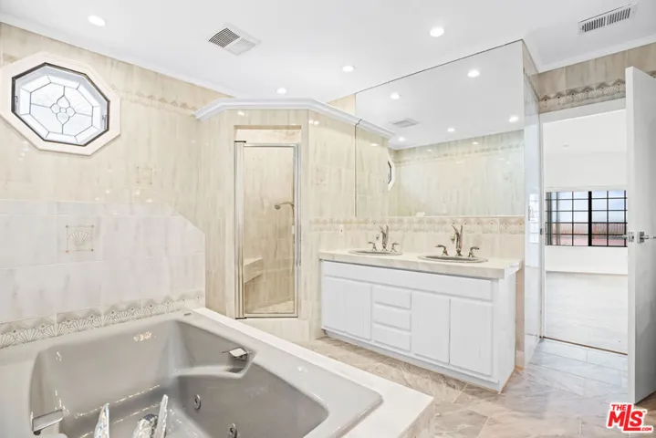 2254 Stradella Road, Los Angeles, California 90077