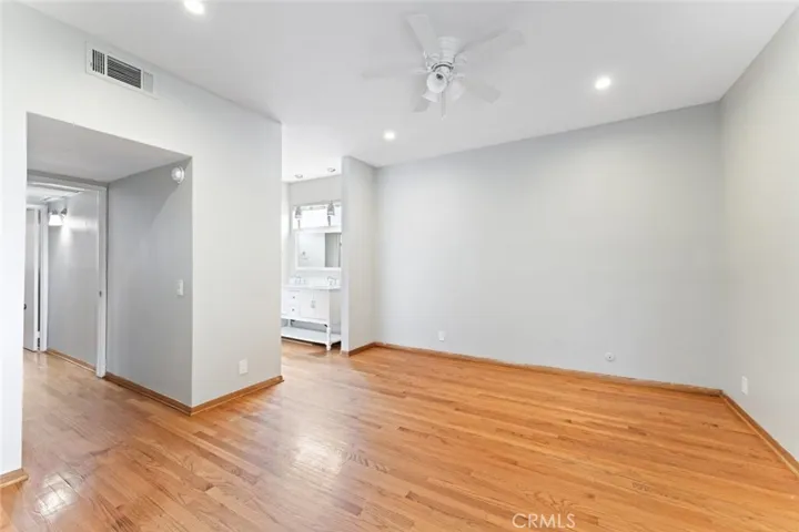 4705 Kester Avenue 209, Sherman Oaks, California 91403
