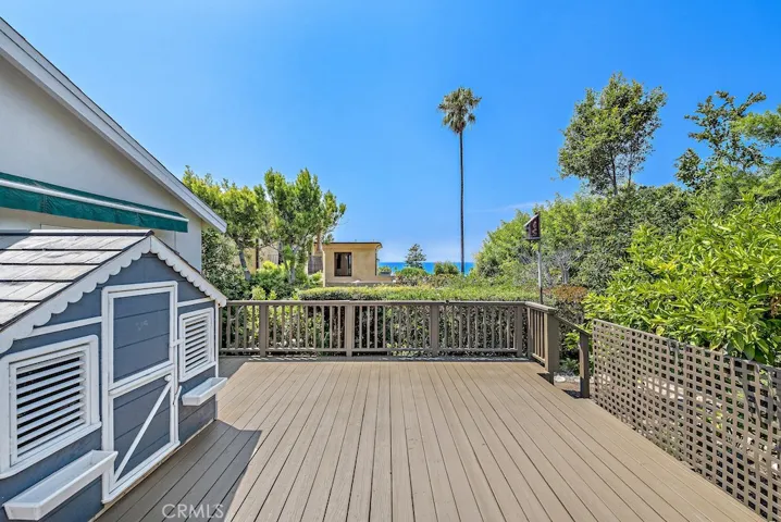 124 La Brea Street, Laguna Beach, California 92651