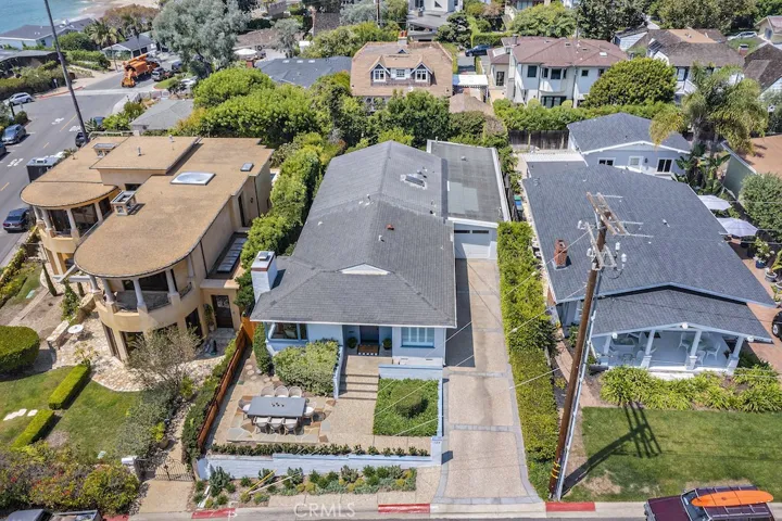 124 La Brea Street, Laguna Beach, California 92651
