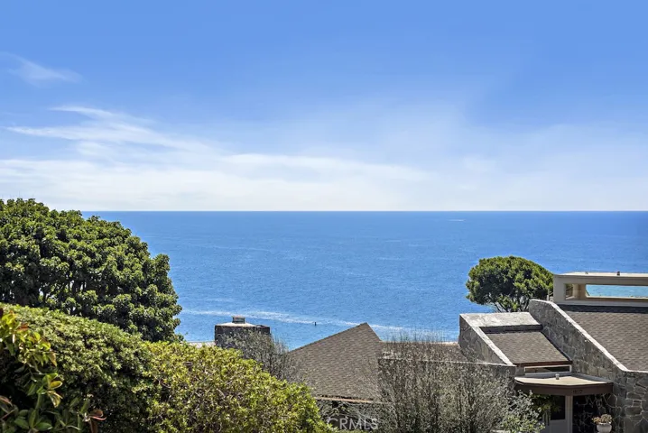 124 La Brea Street, Laguna Beach, California 92651