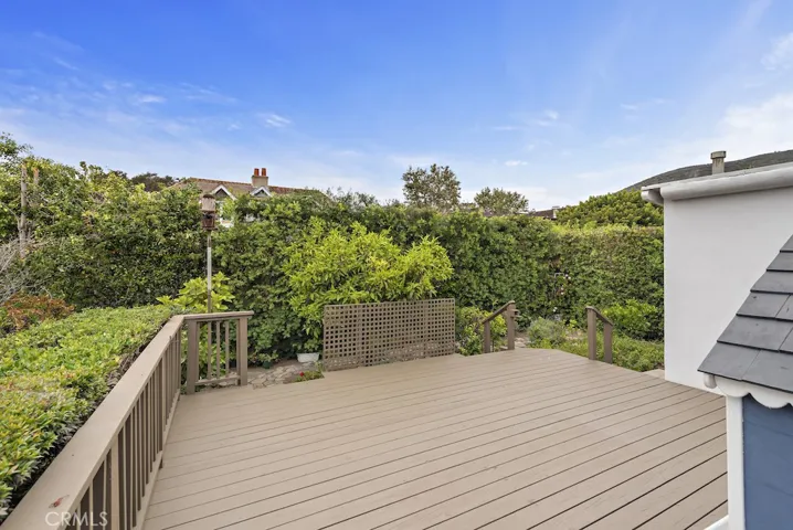 124 La Brea Street, Laguna Beach, California 92651
