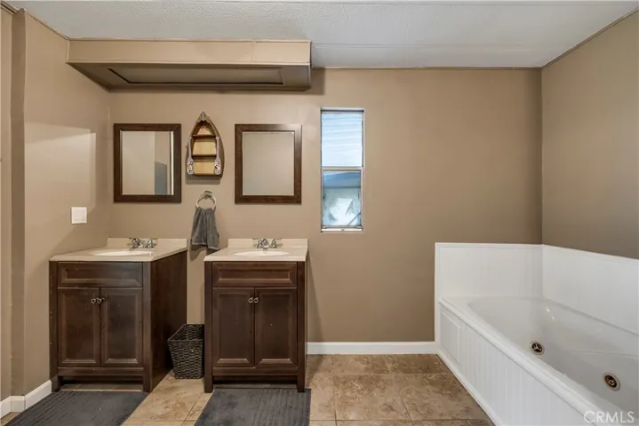 370 E Lassen Avenue 13, Chico, California 95973