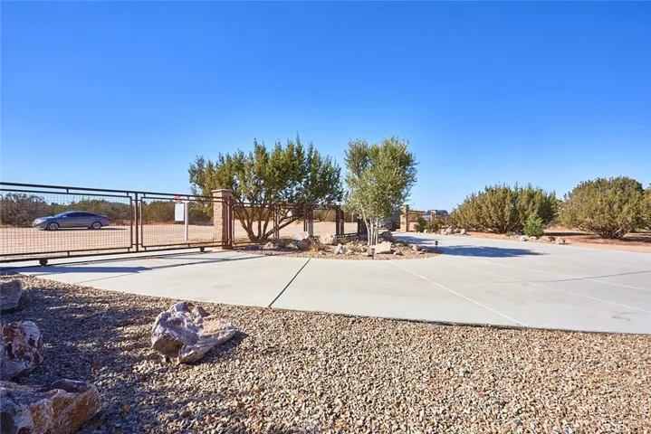 7755 Coyote, Oak Hills, California 92344