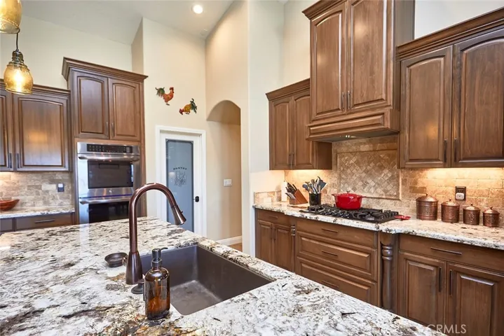 7755 Coyote, Oak Hills, California 92344