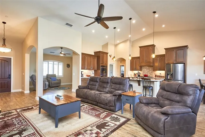 7755 Coyote, Oak Hills, California 92344