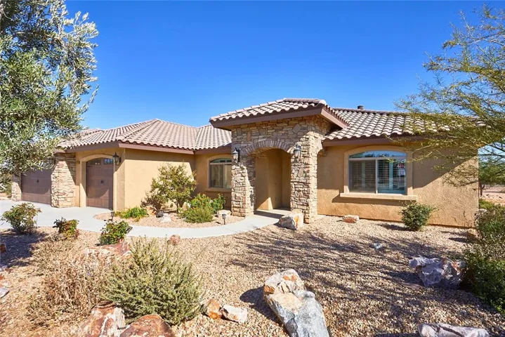 7755 Coyote, Oak Hills, California 92344