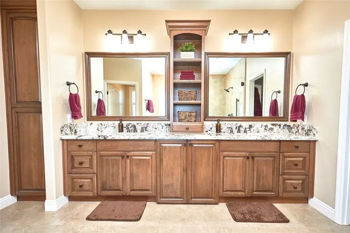 7755 Coyote, Oak Hills, California 92344