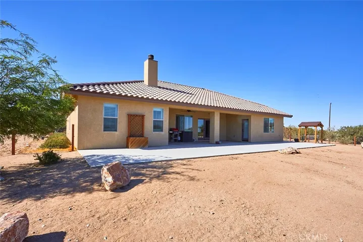 7755 Coyote, Oak Hills, California 92344