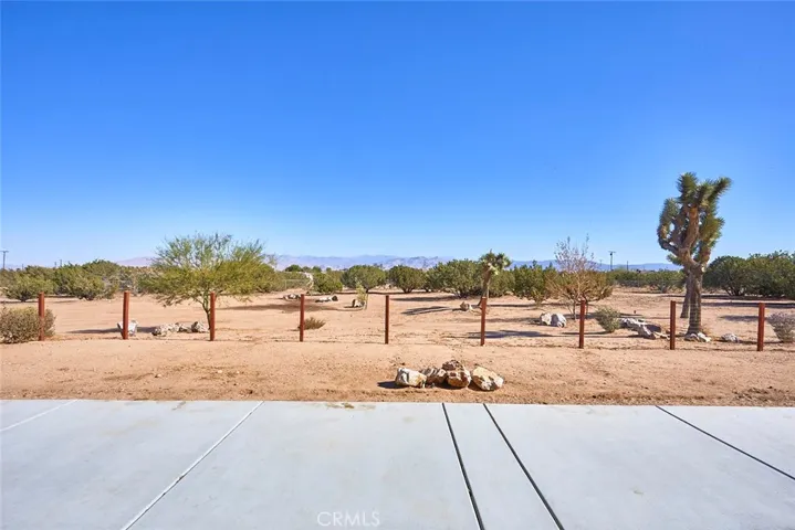 7755 Coyote, Oak Hills, California 92344