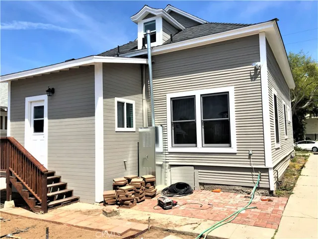 221 S Helberta Avenue, Redondo Beach, California 90277