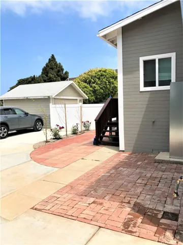 221 S Helberta Avenue, Redondo Beach, California 90277