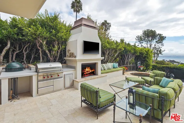 541 Paseo Miramar, Pacific Palisades, California 90272