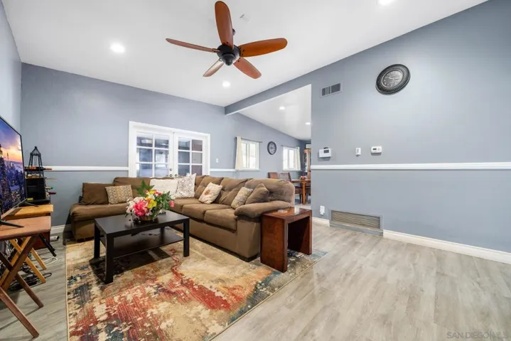 2414 S Shelton St, Santa Ana, California 92707