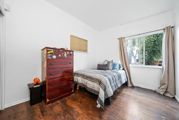 2414 S Shelton St, Santa Ana, California 92707