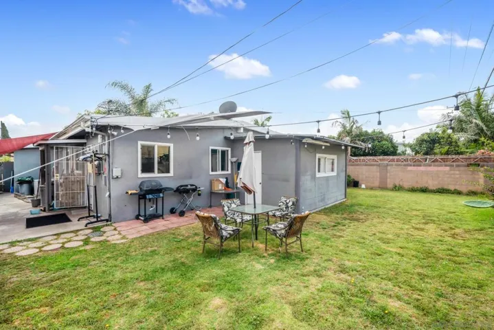 2414 S Shelton St, Santa Ana, California 92707