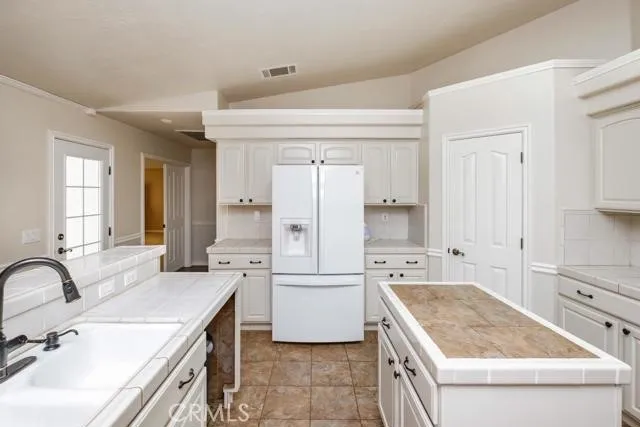 31041 Sherwood Street, Lucerne Valley, California 92356