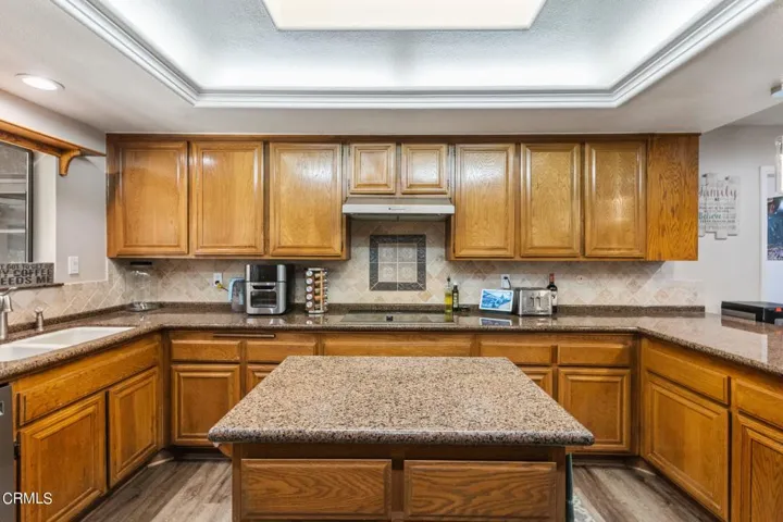 Peppertree Ln-15