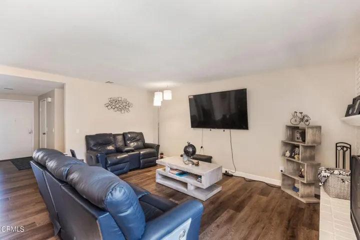 Peppertree Ln-24