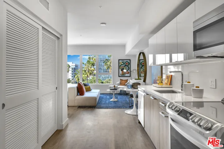 2801 Sunset Place 1714, Los Angeles, California 90005