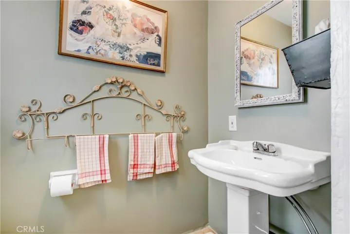 8553 Louise Avenue, Sherwood Forest, California 91325