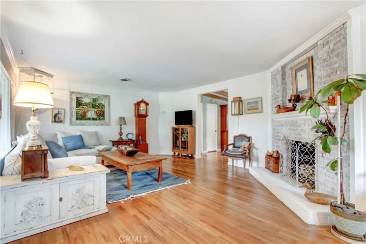 8553 Louise Avenue, Sherwood Forest, California 91325