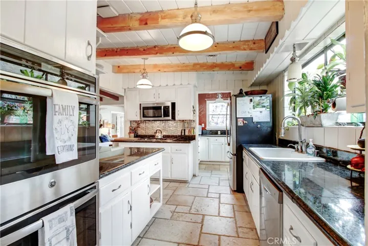 8553 Louise Avenue, Sherwood Forest, California 91325